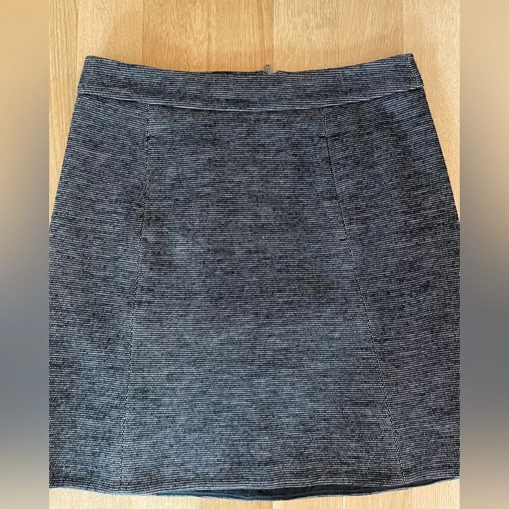 Ann Taylor gray skirt